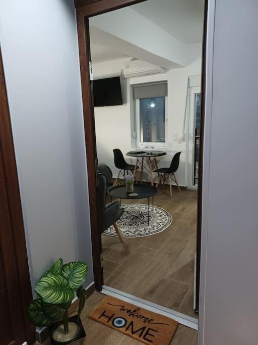 Petite Suite With Backyard. Mytilíni Exteriör bild
